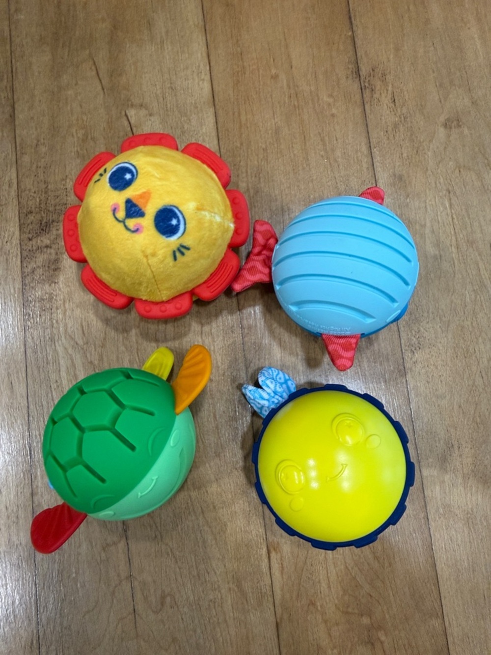 Hasbro Bright Yellow, Blue, Green, Red Baby sensory ball toys